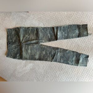 Women’s Gap Green Camo Slim Jeans